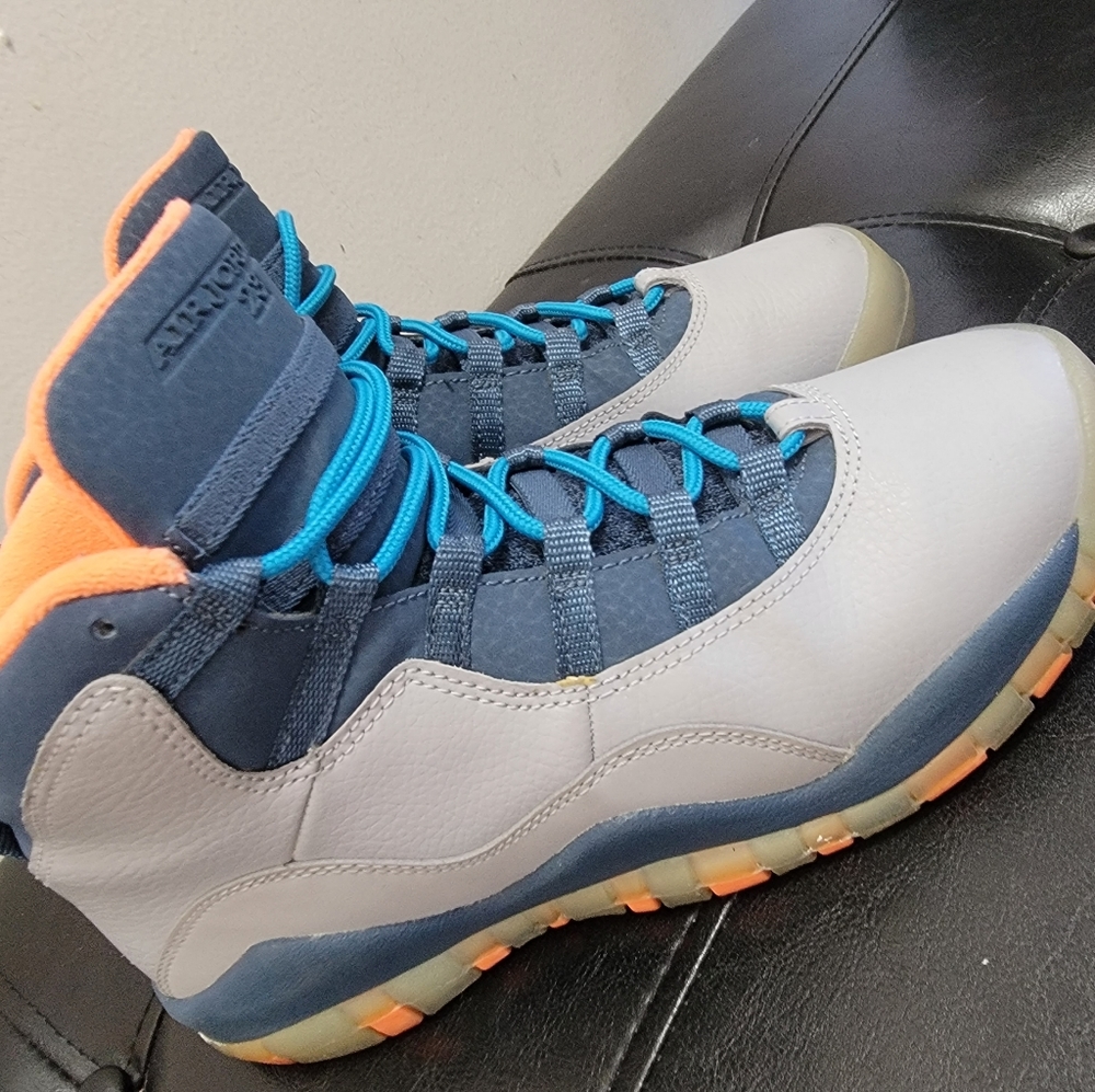 Air Jordan 10 Retro - Picture 2 of 5